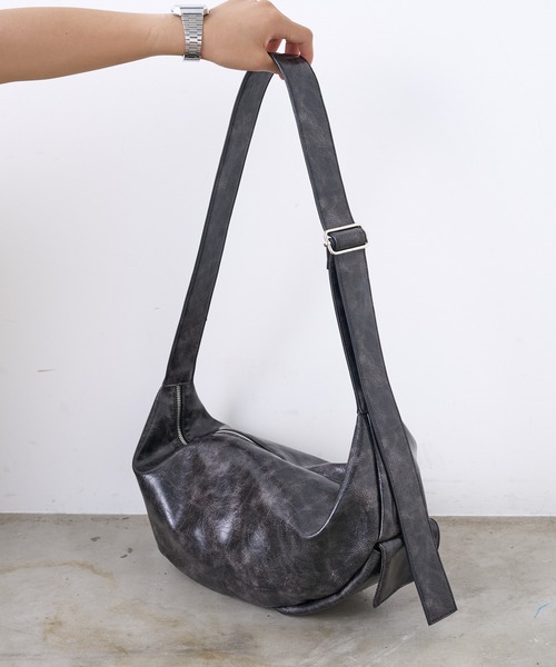 CIAOPANIC TYPY（チャオパニックティピー）の「【UNISEX】ハーフムーンフヴィンテージレザーバック（ショルダーバッグ・メンズ・ブラック/アイボリー/イエロー・ONE SIZE）」の22枚目の写真