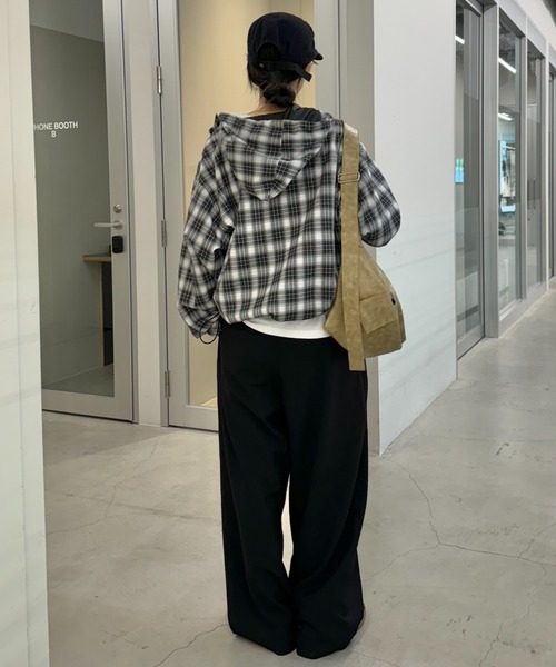 CIAOPANIC TYPY（チャオパニックティピー）の「【UNISEX】ハーフムーンフヴィンテージレザーバック（ショルダーバッグ・メンズ・ブラック/アイボリー/イエロー・ONE SIZE）」の21枚目の写真