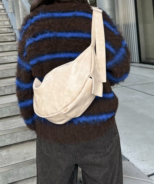 CIAOPANIC TYPY（チャオパニックティピー）の「【UNISEX】ハーフムーンフヴィンテージレザーバック（ショルダーバッグ・メンズ・ブラック/アイボリー/イエロー・ONE SIZE）」の11枚目の写真