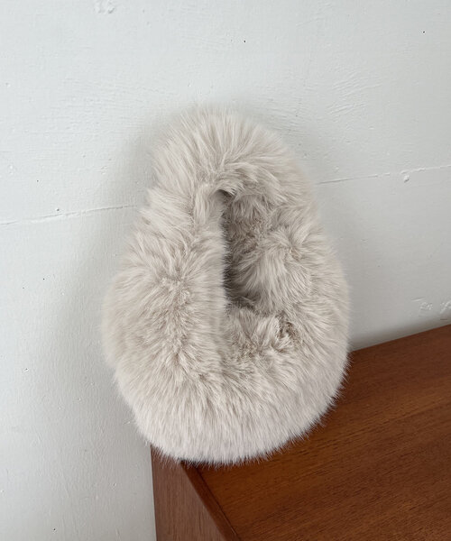 CAPRICIEUX LE'MAGE（カプリシューレマージュ）の「オーバルファーバッグ（ハンドバッグ・レディース・モカ/アイボリー・FREE）」の4枚目の写真