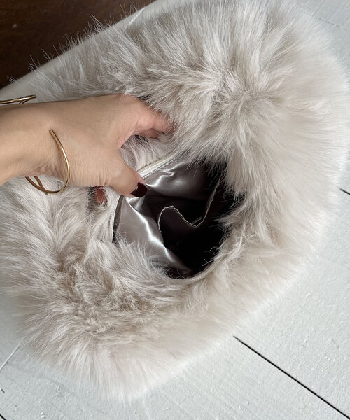 CAPRICIEUX LE'MAGE（カプリシューレマージュ）の「オーバルファーバッグ（ハンドバッグ・レディース・モカ/アイボリー・FREE）」の6枚目の写真