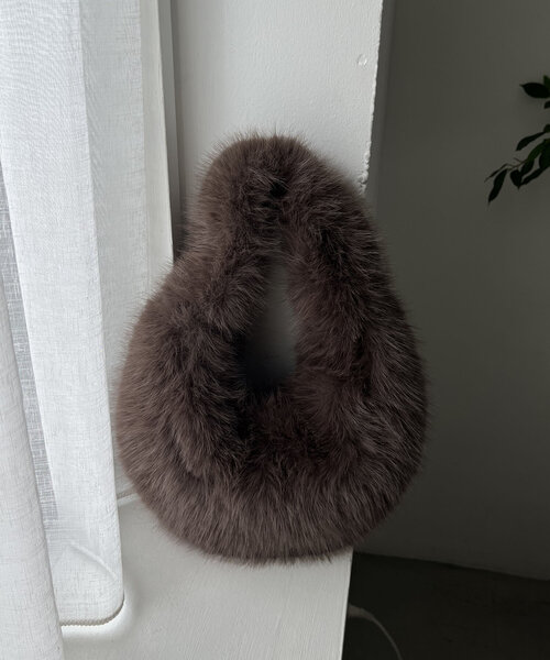 CAPRICIEUX LE'MAGE（カプリシューレマージュ）の「オーバルファーバッグ（ハンドバッグ・レディース・モカ/アイボリー・FREE）」の10枚目の写真