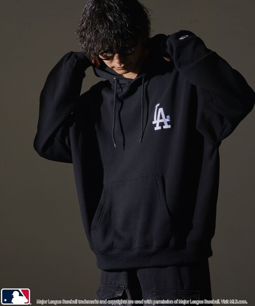 MLB（メジャーリーグベースボール）の「MLB/メジャーリーグベースボール 別注MLB バックロゴスウェットパーカー/裏起毛(限定展開)（パーカー・メンズ・ブラック/グレー系その他/グレー系その他2/ネイビー/ブラウン・MEDIUM/LARGE/SMALL）」の20枚目の写真