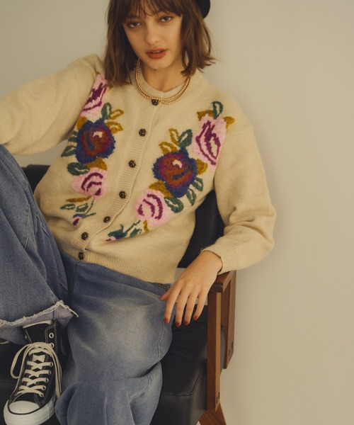 Unitage（ユニテージ）の「バラモチーフニットカーディガン（カーディガン/ボレロ・レディース・アイボリー/グリーン・FREE）」の3枚目の写真