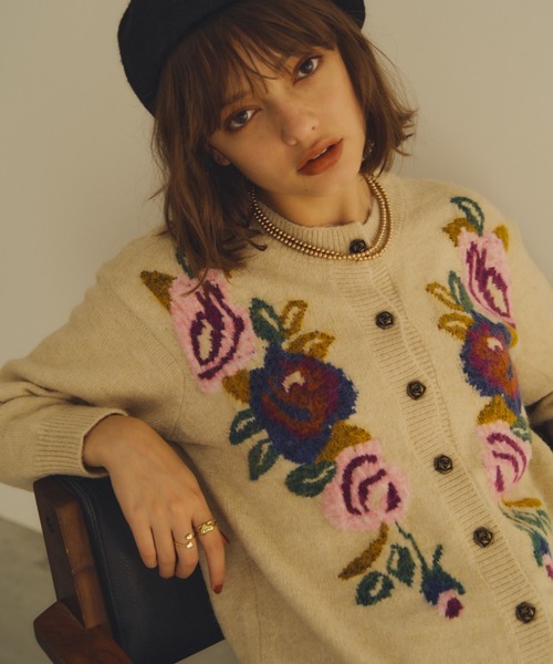 Unitage（ユニテージ）の「バラモチーフニットカーディガン（カーディガン/ボレロ・レディース・アイボリー/グリーン・FREE）」の5枚目の写真