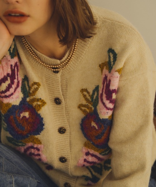 Unitage（ユニテージ）の「バラモチーフニットカーディガン（カーディガン/ボレロ・レディース・アイボリー/グリーン・FREE）」の4枚目の写真