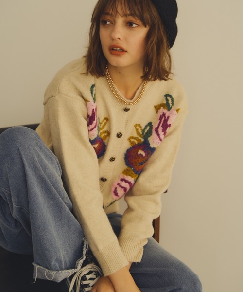 Unitage（ユニテージ）の「バラモチーフニットカーディガン（カーディガン/ボレロ・レディース・アイボリー/グリーン・FREE）」の6枚目の写真