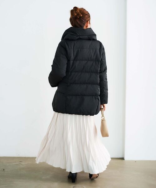 le.coeur blanc（ルクールブラン）の「ピーチスキンミドルダウン（ダウンジャケット/コート・レディース・ベージュ/ブラック・40/38）」の10枚目の写真