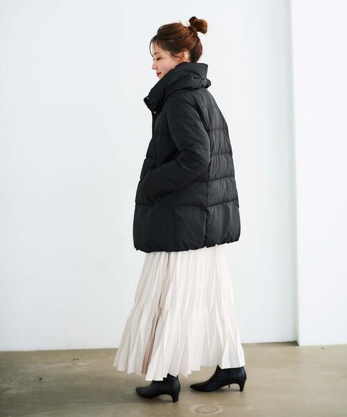 le.coeur blanc（ルクールブラン）の「ピーチスキンミドルダウン（ダウンジャケット/コート・レディース・ベージュ/ブラック・40/38）」の11枚目の写真