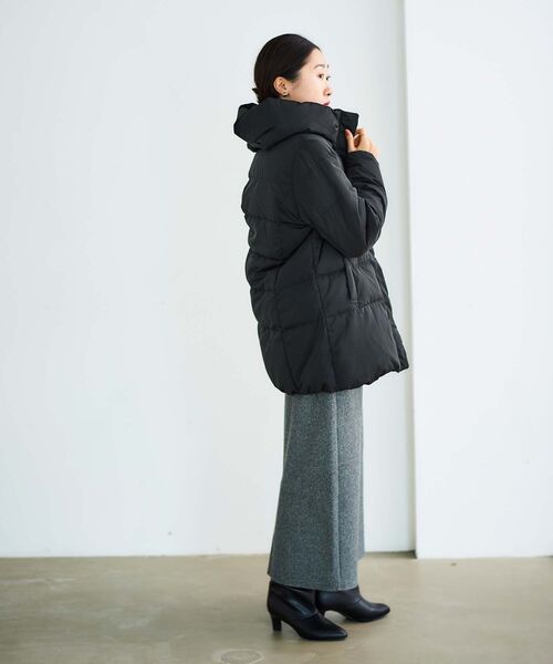 le.coeur blanc（ルクールブラン）の「ピーチスキンミドルダウン（ダウンジャケット/コート・レディース・ベージュ/ブラック・40/38）」の15枚目の写真