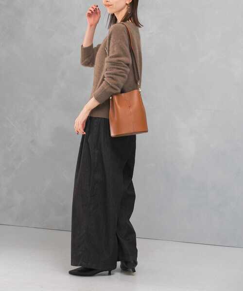 URBAN RESEARCH ROSSO WOMEN（アーバンリサーチ　ロッソ）の「ランダムタックデニムパンツ（デニムパンツ・レディース・インディゴブルー/ブラック・38/36）」の3枚目の写真