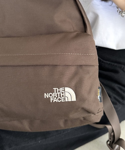 THE NORTH FACE(ザノースフェイス)の「国内未発売 THE NORTH FACE(ザ・ノースフェイス)/超軽量 ミニリュック バックパック/TNF DAY PACK MINI(バックパック/リュック・レディース・ブラウン/サンドベージュ/ブラック/チャコールグレー・FREE)」の10枚目の写真