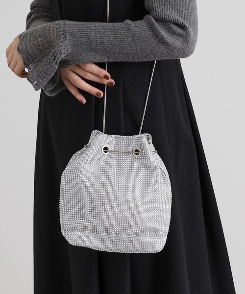 grove(グローブ)の「アソートチェーン巾着ショルダー(ショルダーバッグ・レディース・シルバー系その他2/シルバー系・00)」の2枚目の写真