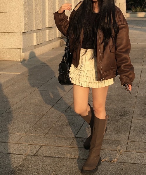 anyonemore（エニワンモア）の「フェイクレザーフリルティアードミニスカート（スカート・レディース・アイボリー/ブラック・FREE）」の5枚目の写真