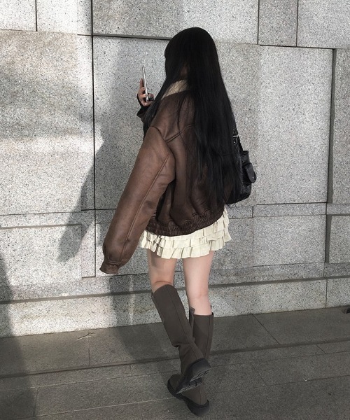 anyonemore（エニワンモア）の「フェイクレザーフリルティアードミニスカート（スカート・レディース・アイボリー/ブラック・FREE）」の14枚目の写真