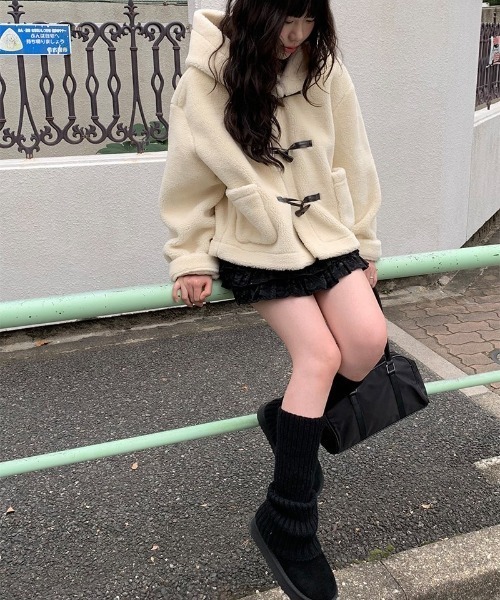 anyonemore（エニワンモア）の「フェイクレザーフリルティアードミニスカート（スカート・レディース・アイボリー/ブラック・FREE）」の21枚目の写真