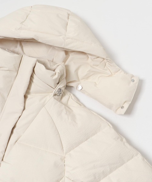 GANNI（ガニー）の「GANNI　Tech Seersucker Puffer Jacket（ダウンジャケット/コート・レディース・アイボリー・XXSXS）」の10枚目の写真