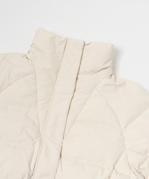 GANNI（ガニー）の「GANNI　Tech Seersucker Puffer Jacket（ダウンジャケット/コート・レディース・アイボリー・XXSXS）」の9枚目の写真
