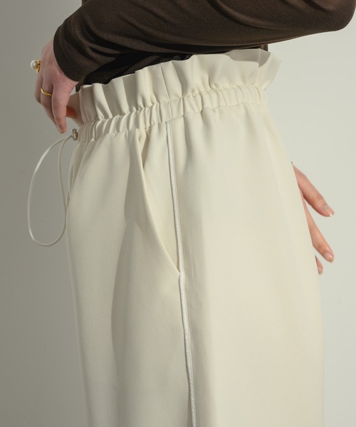 NEUNA(ヌナ)の「ライントラックパンツ(その他パンツ・レディース・アイボリー/ブラック・FREE/SMALL)」の11枚目の写真