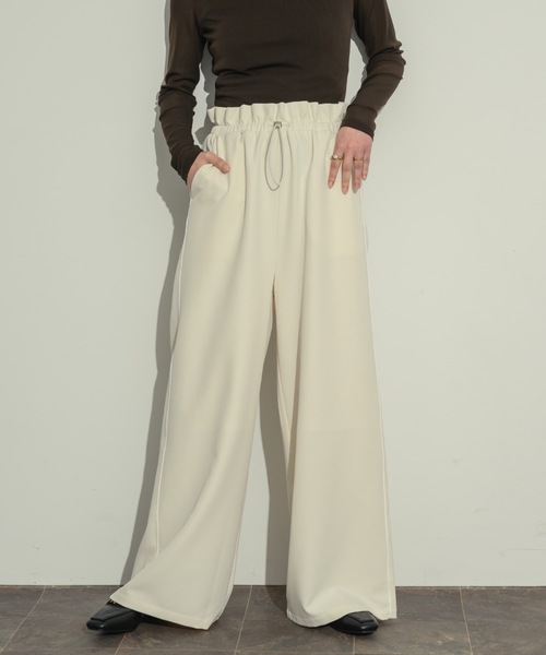 NEUNA(ヌナ)の「ライントラックパンツ(その他パンツ・レディース・アイボリー/ブラック・FREE/SMALL)」の18枚目の写真