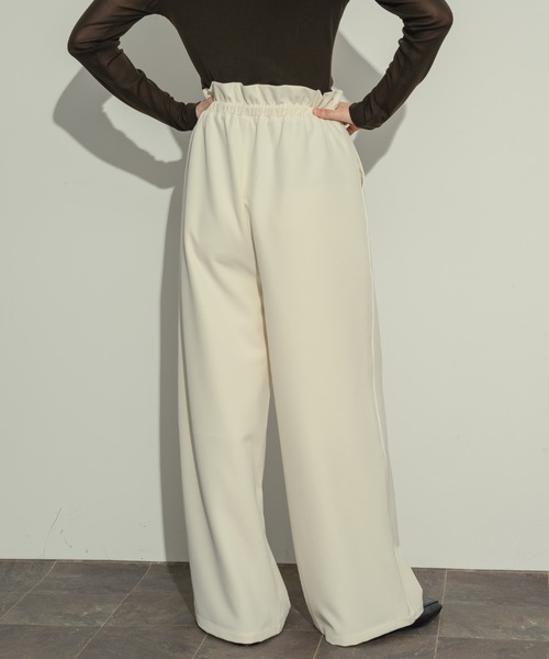 NEUNA(ヌナ)の「ライントラックパンツ(その他パンツ・レディース・アイボリー/ブラック・FREE/SMALL)」の21枚目の写真