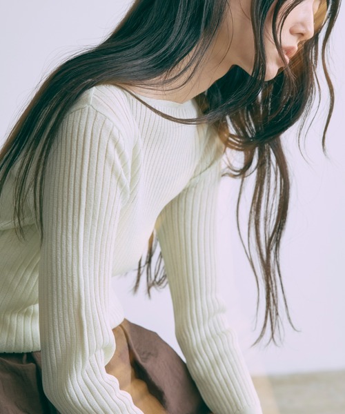 EN NEUME(エンノイム)の「Boat Neck Ribbed Sheer Knit(ニット/セーター・レディース・ベージュ/ネイビー/ミント・FREE)」の17枚目の写真