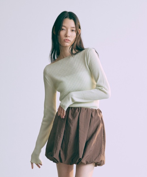 EN NEUME(エンノイム)の「Boat Neck Ribbed Sheer Knit(ニット/セーター・レディース・ベージュ/ネイビー/ミント・FREE)」の13枚目の写真
