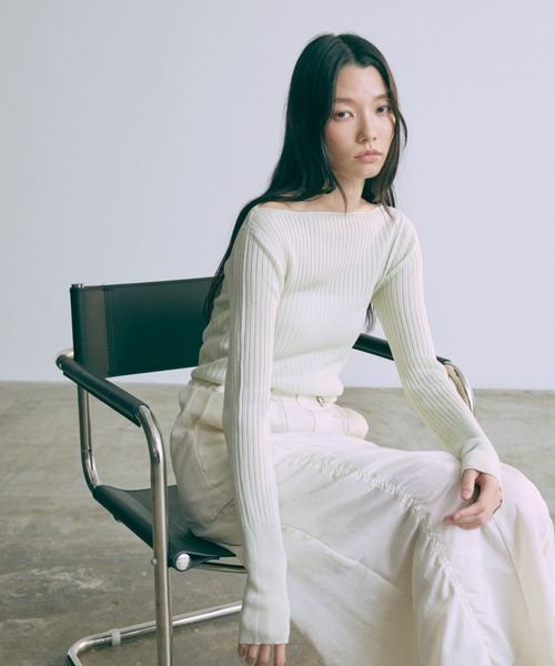 EN NEUME(エンノイム)の「Boat Neck Ribbed Sheer Knit(ニット/セーター・レディース・ベージュ/ネイビー/ミント・FREE)」の20枚目の写真
