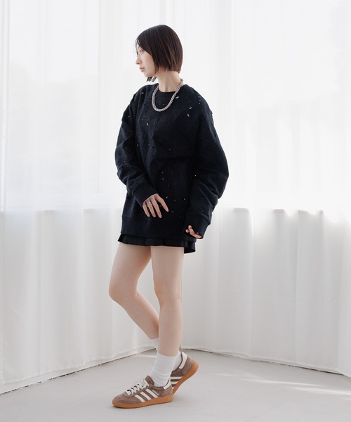 Anui（アニュイ）の「【UNISEX】フラワーカットアウトスウェット（スウェット・レディース・ブラック/杢グレー・MEDIUM）」の5枚目の写真