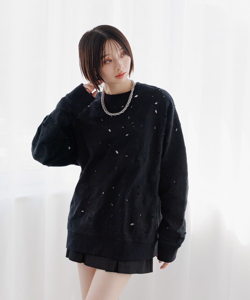 Anui（アニュイ）の「【UNISEX】フラワーカットアウトスウェット（スウェット・レディース・ブラック/杢グレー・MEDIUM）」の9枚目の写真