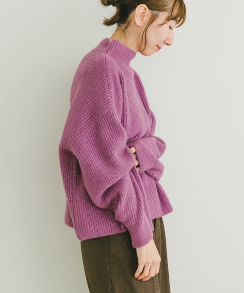 ITEMS URBANRESEARCH（アイテムズ アーバンリサーチ）の「フワフワボトルネックニット（ニット/セーター・レディース・パープル/ライトベージュ/チャコールグレー・FREE）」の3枚目の写真