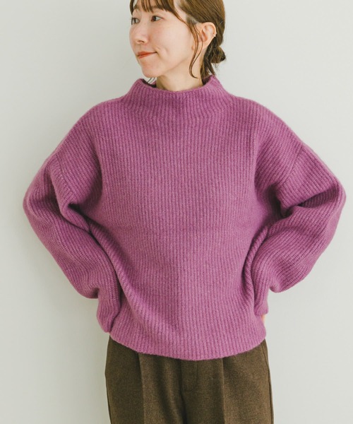 ITEMS URBANRESEARCH（アイテムズ アーバンリサーチ）の「フワフワボトルネックニット（ニット/セーター・レディース・パープル/ライトベージュ/チャコールグレー・FREE）」の5枚目の写真