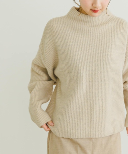 ITEMS URBANRESEARCH（アイテムズ アーバンリサーチ）の「フワフワボトルネックニット（ニット/セーター・レディース・パープル/ライトベージュ/チャコールグレー・FREE）」の14枚目の写真