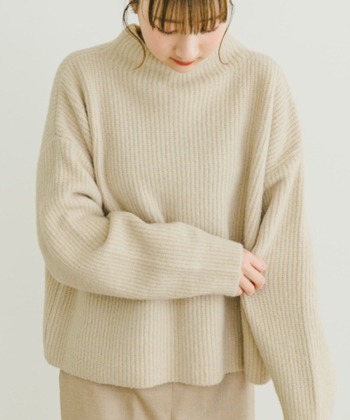 ITEMS URBANRESEARCH（アイテムズ アーバンリサーチ）の「フワフワボトルネックニット（ニット/セーター・レディース・パープル/ライトベージュ/チャコールグレー・FREE）」の15枚目の写真