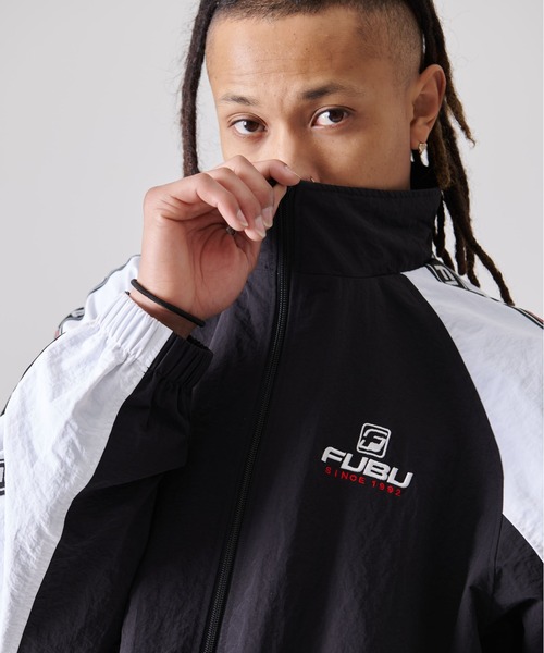 FUBU( フブ)の「FUBU フブ ブランド ロゴ 刺繍 サイド ロゴテープ シャカシャカ スタンドジャケット ナイロンジャケット(ナイロンジャケット・メンズ・ホワイト/ブラック・XXL/XL/L/M)」の5枚目の写真