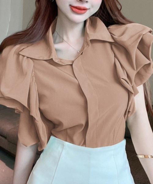 フリル付きクリーム色半袖シャツ 肩フリル前あきクロップド丈半袖シャツ（その他トップス）｜deux