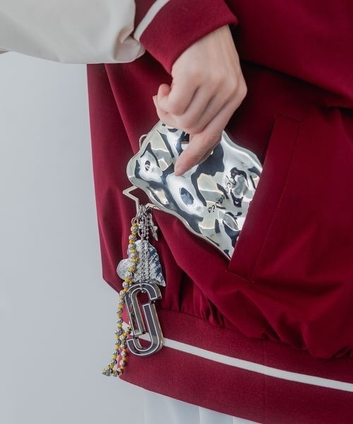 JEANASIS(ジーナシス)の「BIGロゴチャームストラップ/284149(キーホルダー・レディース・オレンジ/パープル/クリア/ブラック・FREE)」の2枚目の写真