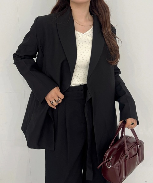 efill（エフィル）の「ウエスト ベルト付き テーラード ジャケット（テーラードジャケット・レディース・ブラウン/ホワイト/ブラック・FREE）」の2枚目の写真