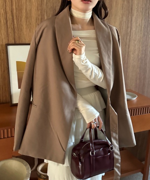 efill（エフィル）の「ウエスト ベルト付き テーラード ジャケット（テーラードジャケット・レディース・ブラウン/ホワイト/ブラック・FREE）」の5枚目の写真