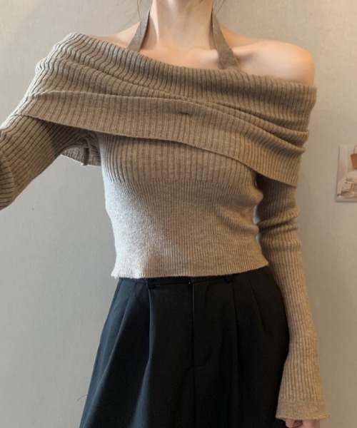 SHEPP(シープ)の「ホルターネック オフショル リブプルオーバー(ニット/セーター・レディース・ブラック/ベージュ/グレー/アイボリー・F)」の14枚目の写真