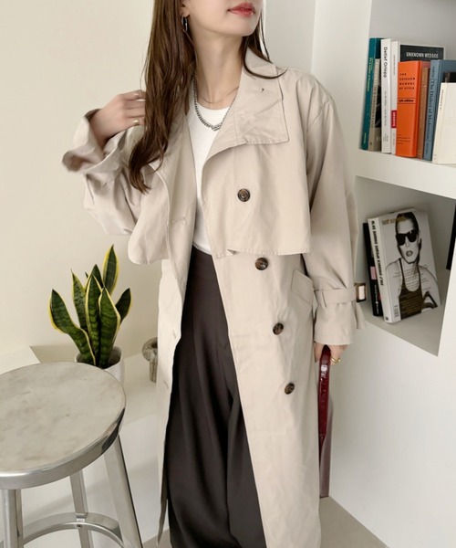 Ada.（エイダ）の「ウエストベルト付き スタンドカラー トレンチコート（トレンチコート・レディース・グレイッシュベージュ/サンドベージュ/ベージュ・M/L）」の2枚目の写真
