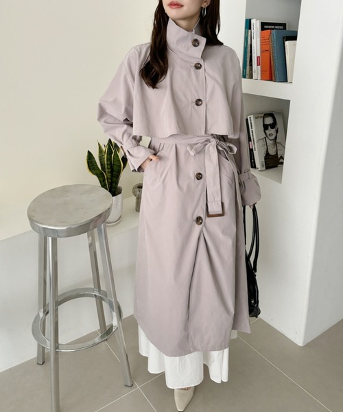 Ada.（エイダ）の「ウエストベルト付き スタンドカラー トレンチコート（トレンチコート・レディース・グレイッシュベージュ/サンドベージュ/ベージュ・M/L）」の8枚目の写真