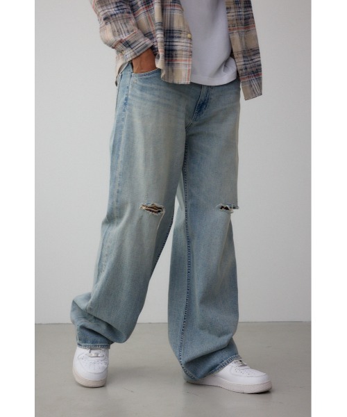 AZUL by moussy（アズールバイマウジー）の「AZUL DENIM クラッシュヴィンテージワイド（デニムパンツ・メンズ・ライトブルー/ブルー・MEDIUM/LARGE）」の11枚目の写真