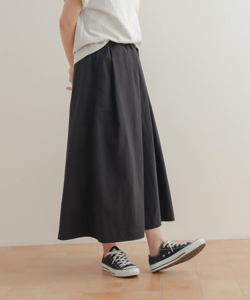 Gramicci（グラミチ）の「『別注』Gramicci　ナイロンロングスカート（スカート・レディース・イエロー/ネイビー/ベージュ系その他/ブラック・ONE）」の16枚目の写真