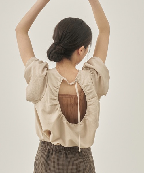 moi tytto(モイテュット)の「リバーシブルパフデザインブラウス(シャツ/ブラウス・レディース・ベージュ/オレンジ/ナチュラル・FREE)」の1枚目の写真