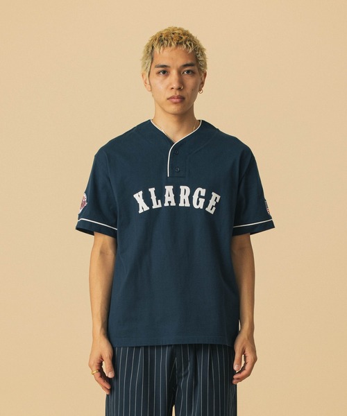 売切れ前に XLARGE BASEBALL S/S TEE スポーティーコーデ◎ XLARGE（エクストララージ）の「BASEBALL S/S TEE（Tシャツ