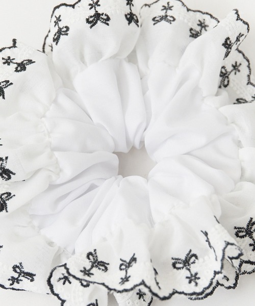 ROOPTOKYO(ループトウキョウ)の「花柄 フリルシュシュ(シュシュ・レディース・レッド/ブラック・FREE)」の10枚目の写真