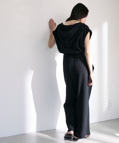 yuni Vネック オーバーオール yuni（ユニ ）の「コットンリネン shadow stripe Vネック