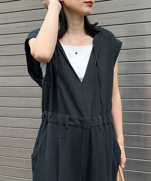 your/0w(ユアロウ)の「2way V-neck hood all in one outfit / 2way 深Vネック フーディーオールインワン(つなぎ/オールインワン・レディース・ネイビー/ブラウン/ブラック・FREE)」の15枚目の写真