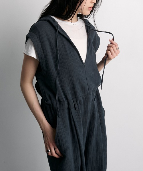 HeRIN.CYE（ヘリンドットサイ）の「V neck all in one Vネック
